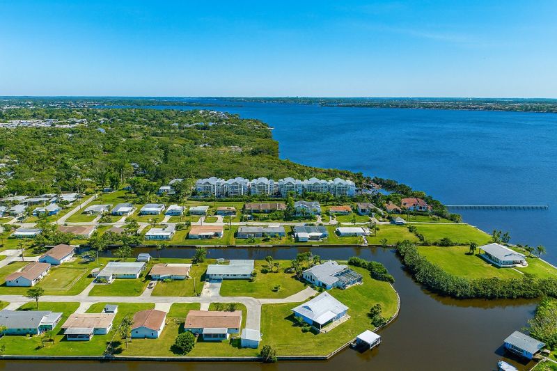 Local Weekly Commercial Cleaning in Ellenton, FL